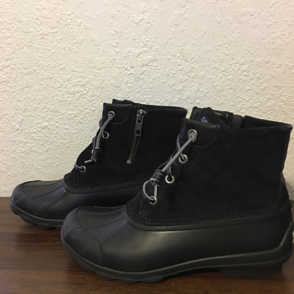 Sperry Womens black suede duck boots sz 6M